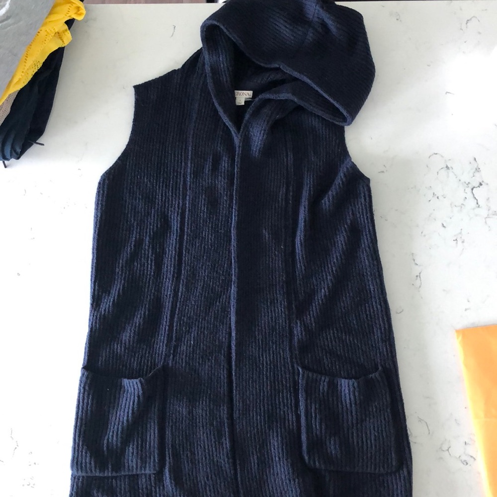 Women’s sleeveless open front sweater vest